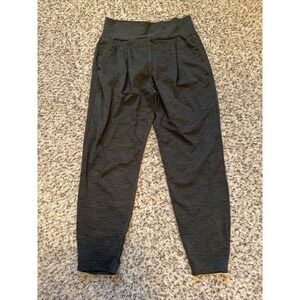 Vuori Lux Harem Pants Womens Sz M Green Pleated High Rise Tapered Slim Stretch
